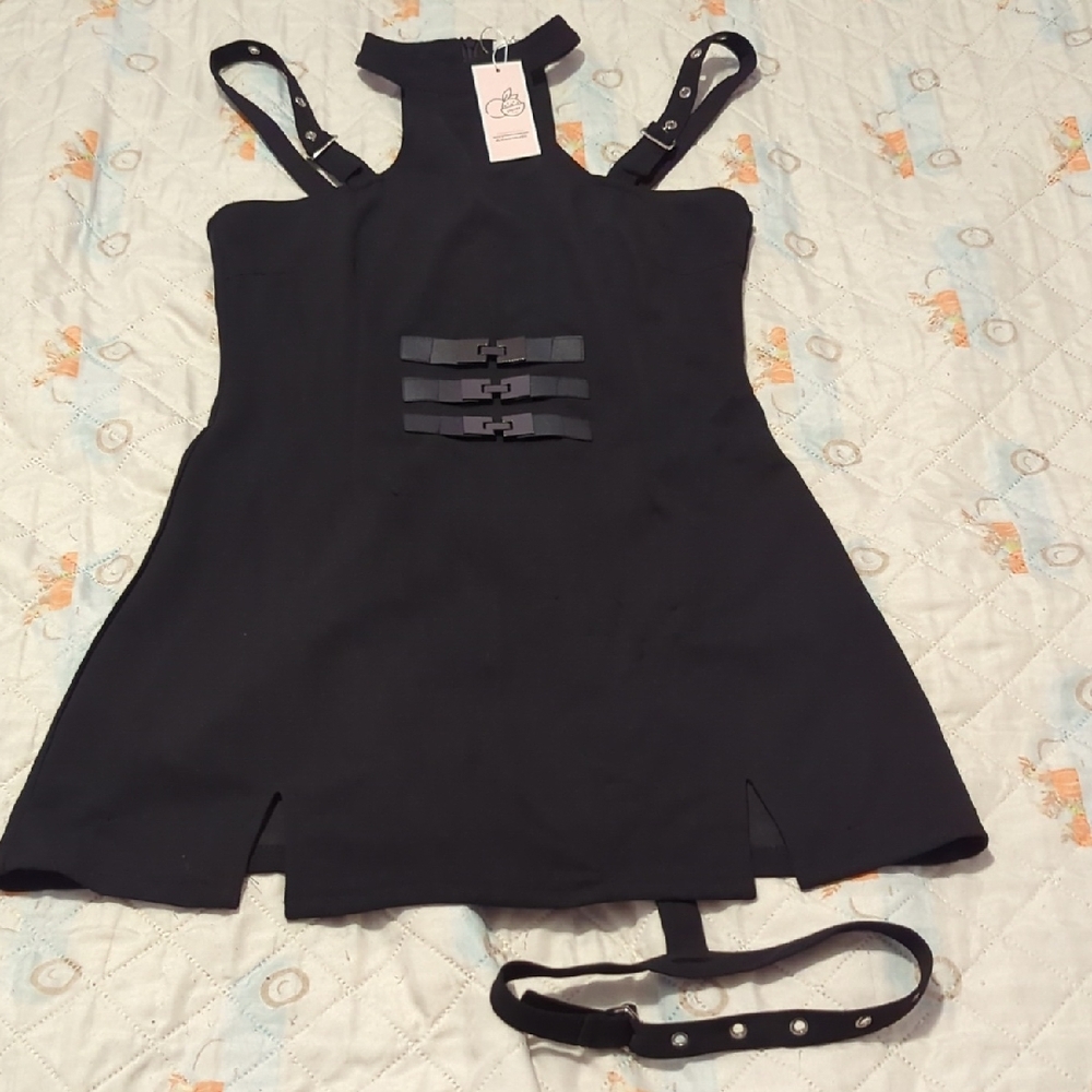 Chic Black Mini Dress with Straps